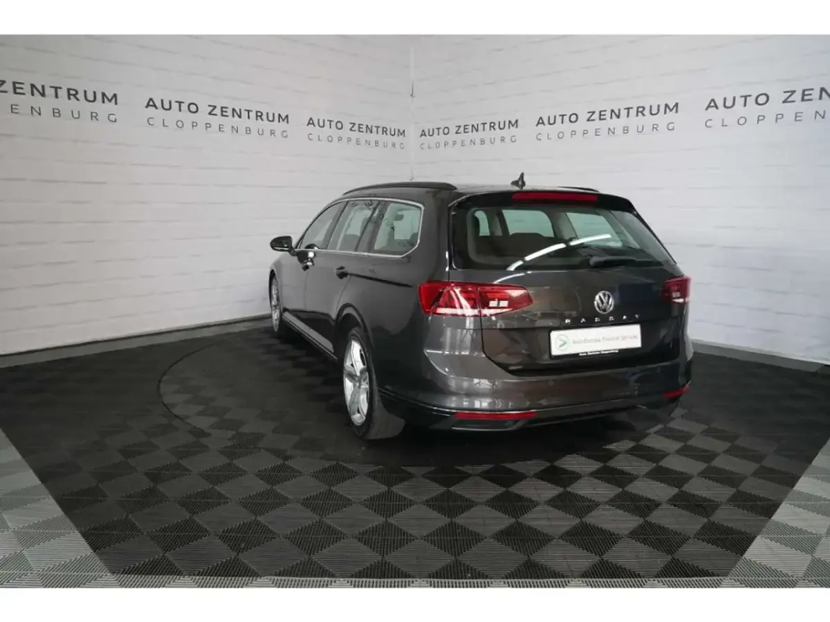 Gebraucht VW Passat Business 150 PS (110 kW) 2020 Grau Kombi