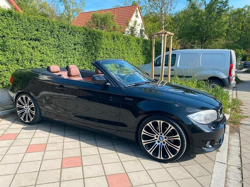 Gebraucht BMW 120 Cabriolet 177 PS (130 kW) 2011 Schwarz Cabrio