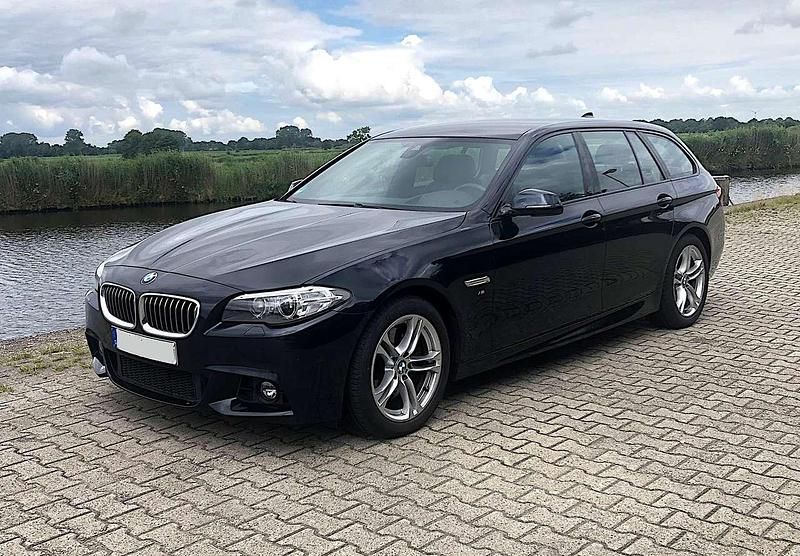 Blau Gebraucht 2017 BMW 530 Sport Line Kombi | 17.800 € (Superpreis) - Bild 1/4