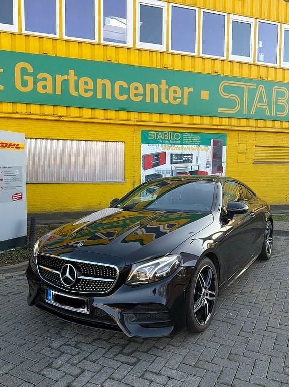 Gebraucht Mercedes E220 AMG line 194 PS (142 kW) 2018 Schwarz Coupé