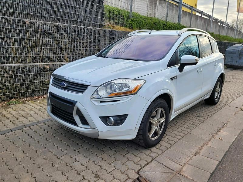 Gebraucht Ford Kuga Titanium 163 PS (119 kW) 2010 Weiß SUV