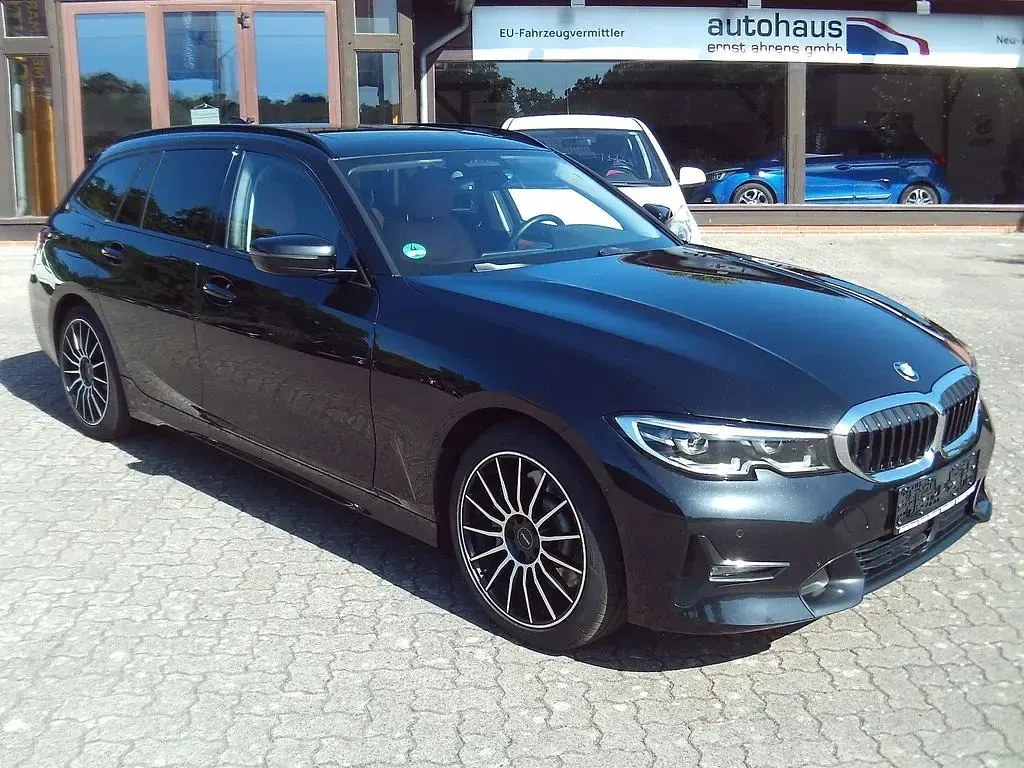 Gebraucht BMW 330 Sport Line 265 PS (194 kW) 2020 Schwarz Kombi