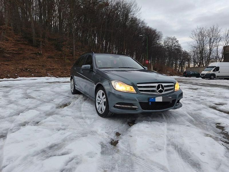 Gebraucht Mercedes C180 156 PS (114 kW) 2011 Grau Limousine