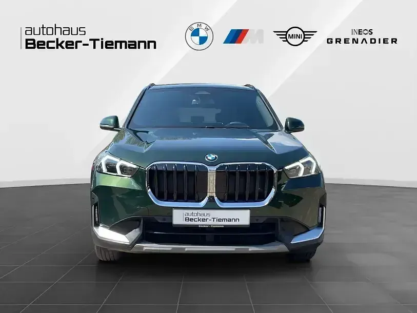 Gebraucht BMW X1 Comfort Edition 170 PS (125 kW) 2023 Sanremo green SUV