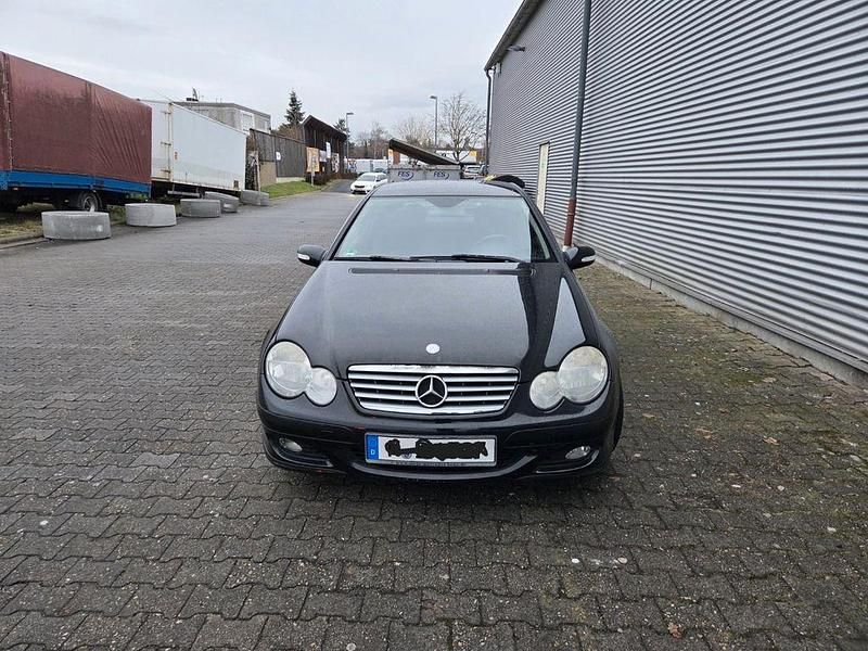 Gebraucht Mercedes C180 143 PS (105 kW) 2005 Schwarz Coupé