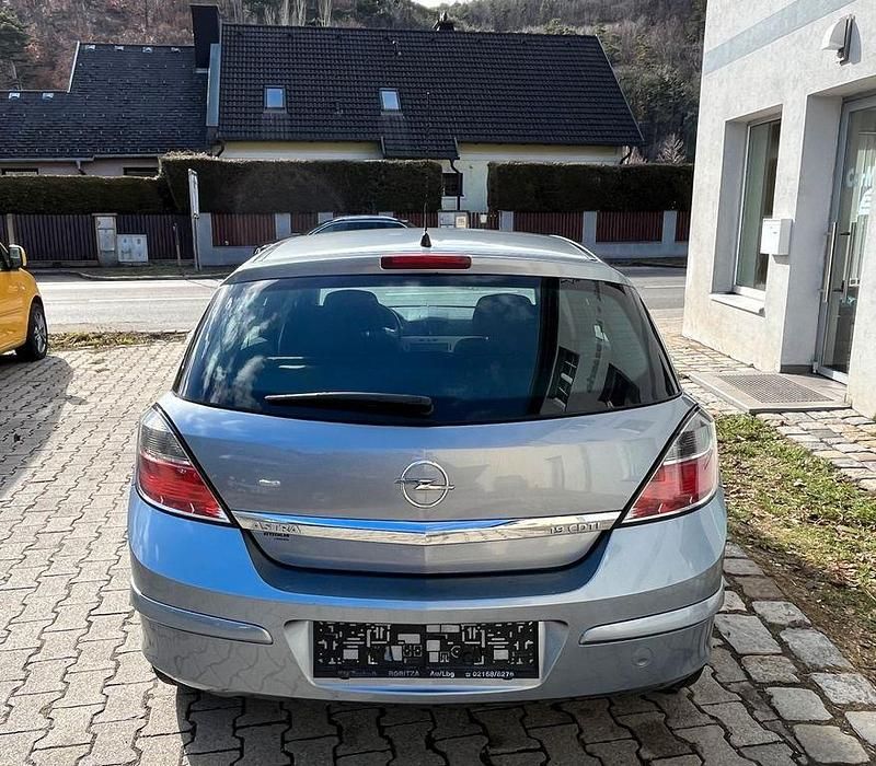 Gebraucht Opel Astra 120 PS (88 kW) 2007 Silber Limousine