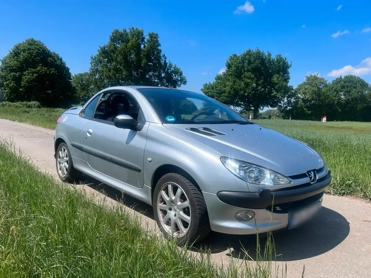 Gebraucht Peugeot 206 CC 109 PS (80 kW) 2001 Cabrio