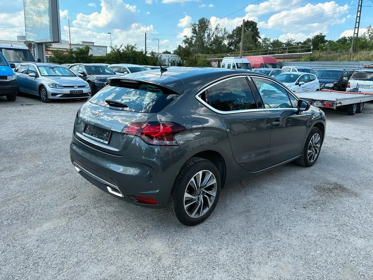 Gebraucht Citroën DS4 120 PS (88 kW) 2012 Grau Kleinwagen