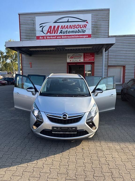 Silber Gebraucht 2014 Opel Zafira Tourer Van / Kleinbus | 8.790 € (Fairer Preis) - Bild 1/4