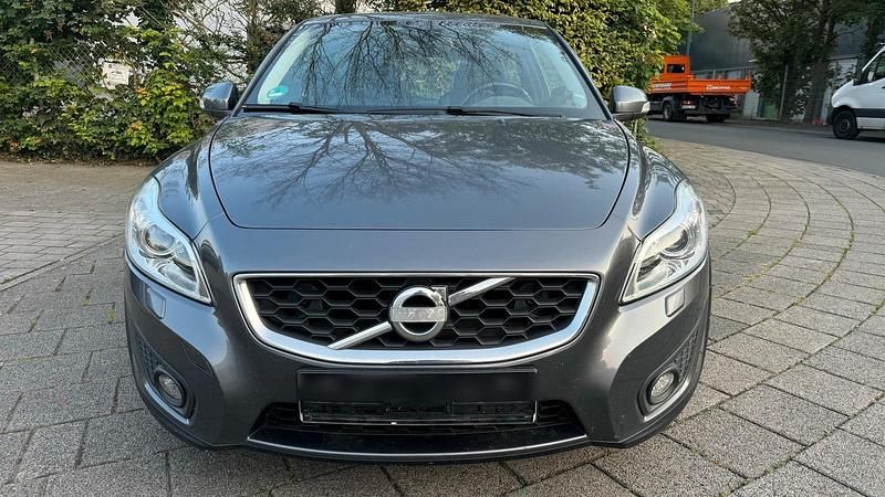 Grau Gebraucht 2013 Volvo C30 Kleinwagen | 3.900 € (Fairer Preis) - Bild 1/4