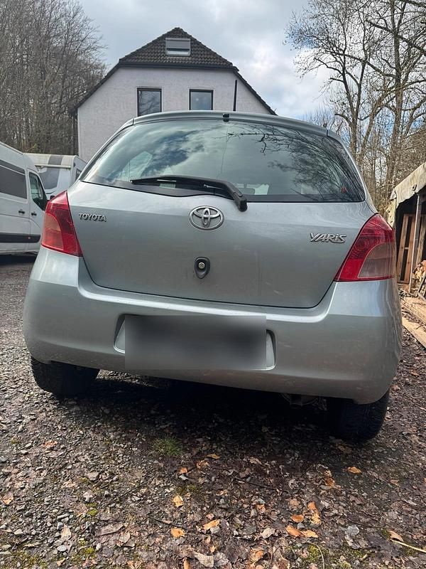 Gebraucht Toyota Yaris 101 PS (74 kW) 2006 Grau Kleinwagen