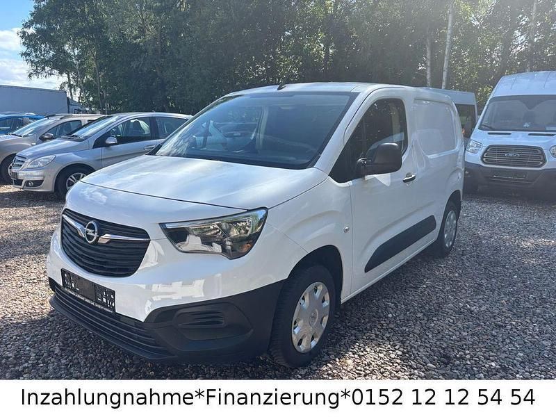 Gebraucht Opel Combo Selection 76 PS (55 kW) 2019 Weiß Van / Kleinbus