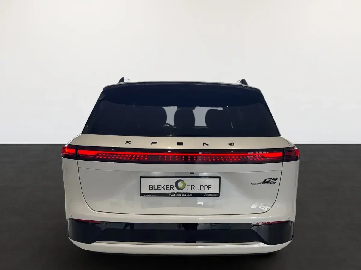 Neu XPENG G9 405 kW (551 PS) 2025 Arcticwhite SUV
