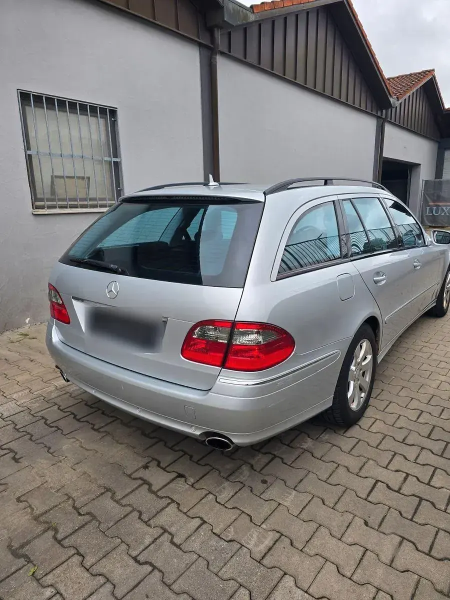 Gebraucht Mercedes E320 Avantgarde 224 PS (164 kW) 2007 Silber Limousine