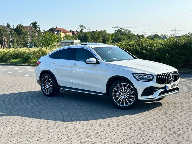 Weiß Gebraucht 2020 Mercedes GLC300 SUV | 39.000 € - Bild 1/4