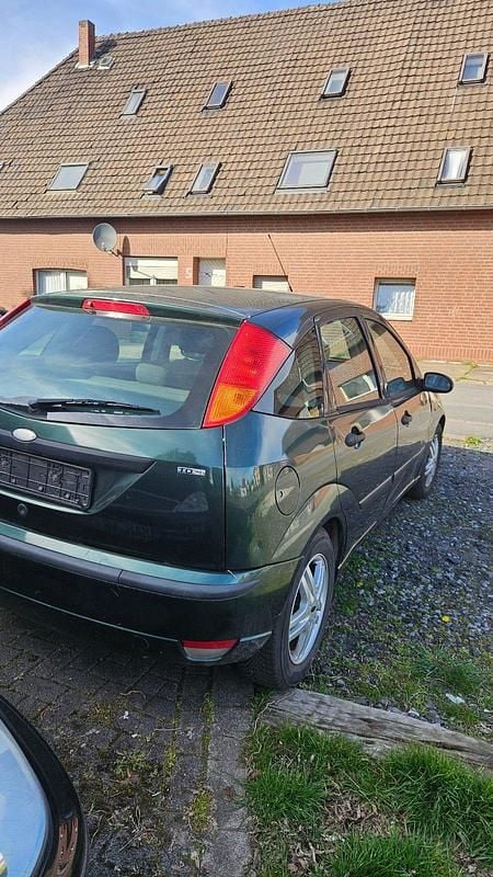 Second-hand Ford Focus 100 CP (73 kW) 2004 Verde Coupe
