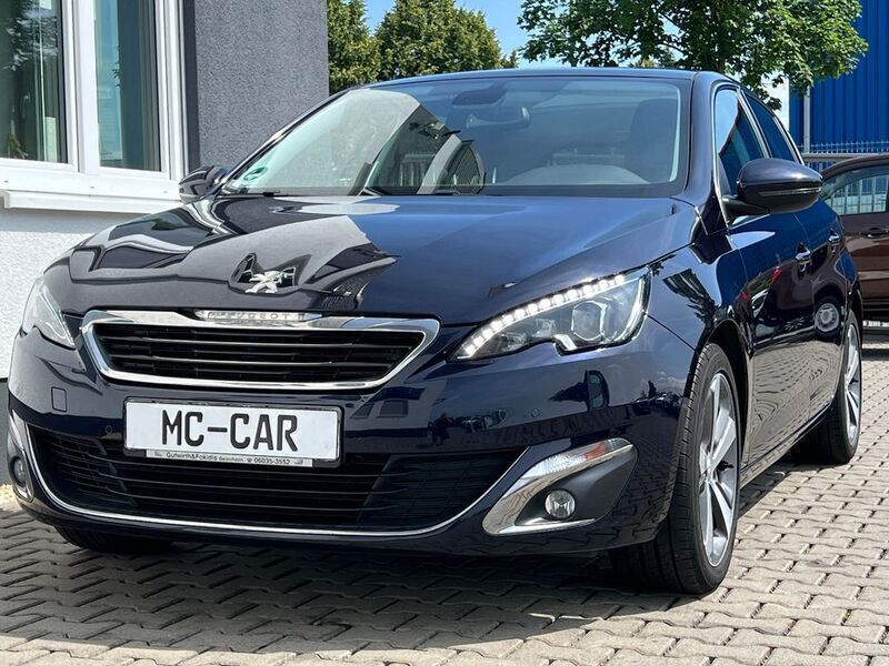 Blau Gebraucht 2017 Peugeot 308 Allure Limousine | 6.990 € (Guter Preis) - Bild 1/4