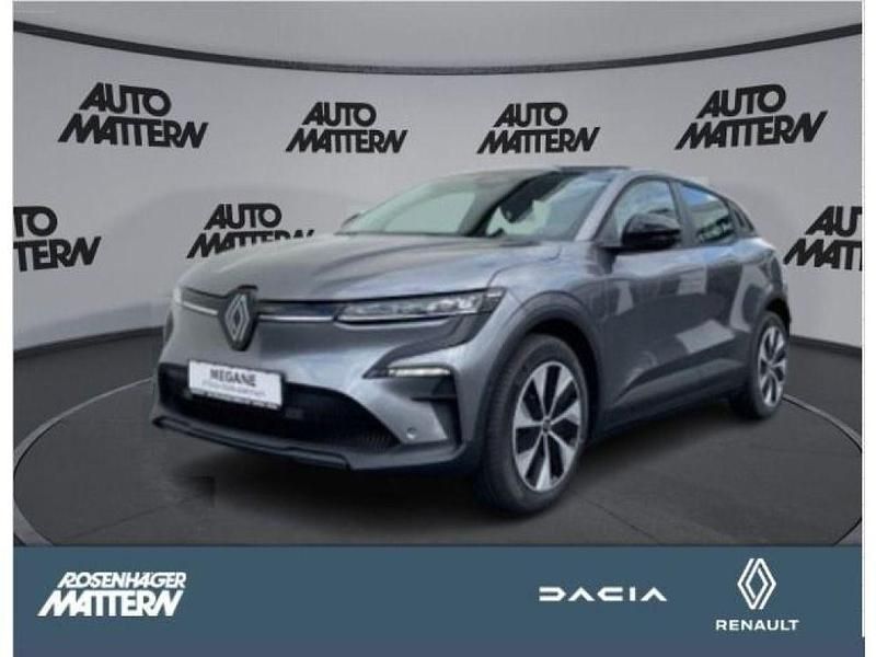 Schiefergrau (metallic) Gebraucht 2023 Renault Mégane IV Evolution Limousine | 22.490 € (Superpreis) - Bild 1/4