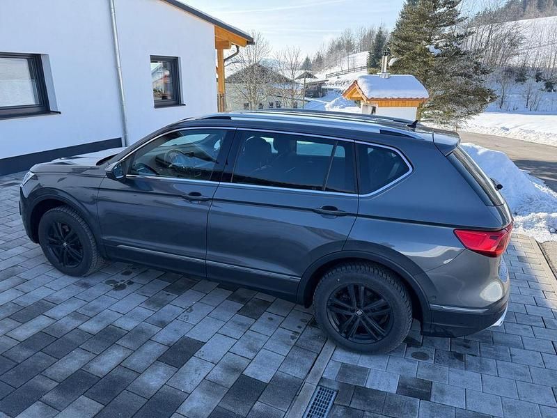 Grau Gebraucht 2019 Seat Tarraco 4Drive SUV | 26.750 € (Superpreis) - Bild 1/4