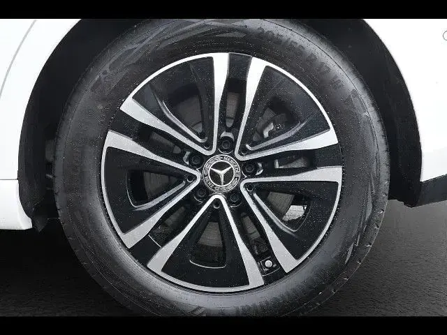 Gebraucht Mercedes B250e Advanced Plus 218 PS (160 kW) 2024 Unilack polarweiß Kleinwagen