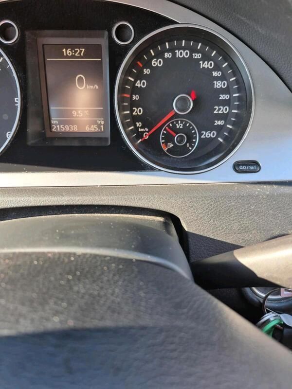 Andere außenfarben Gebraucht 2010 VW Passat Kombi | 4.000 € (Fairer Preis) - Bild 1/4