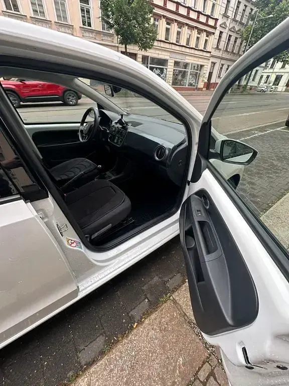 Gebraucht VW up! 65 PS (47 kW) 2020 Weiß Kleinwagen