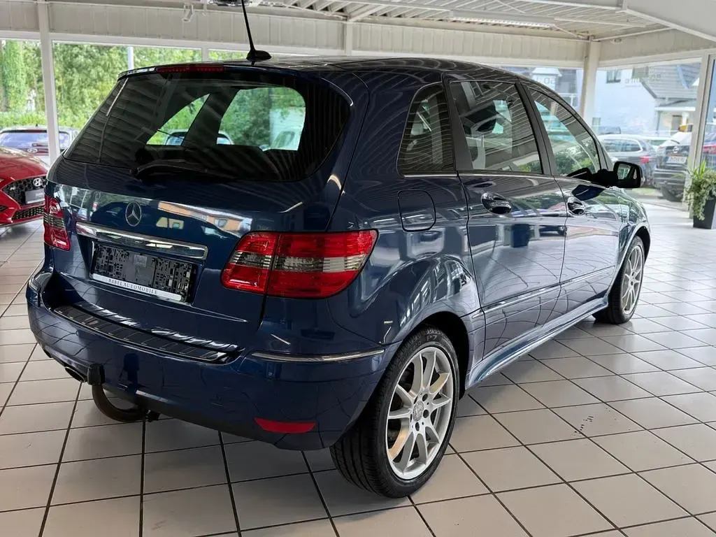 Gebraucht Mercedes B160 95 PS (69 kW) 2011 Blau Kleinwagen
