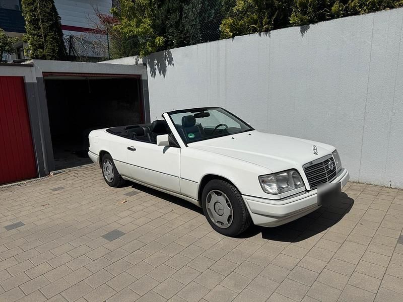 Gebraucht Mercedes E200 134 PS (98 kW) 1995 Weiß Cabrio