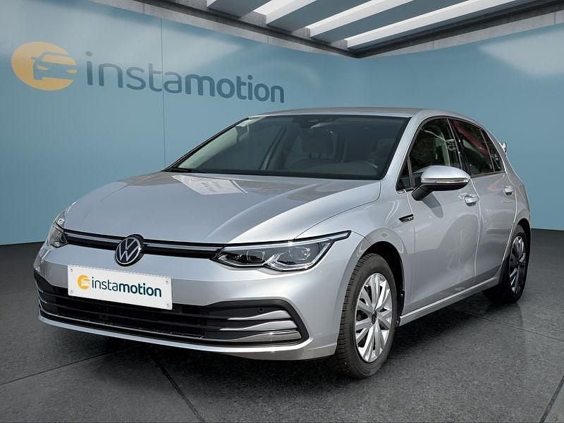 Silber Gebraucht 2024 VW Golf VIII Kleinwagen | 27.099 € (Guter Preis) - Bild 1/4