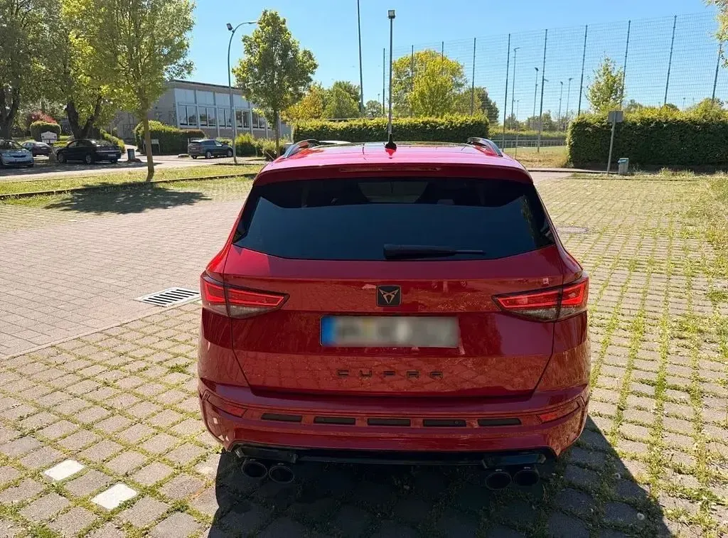 Używany Cupra Ateca VZ 300 KM (220 kW) 2021 Czerwony SUV