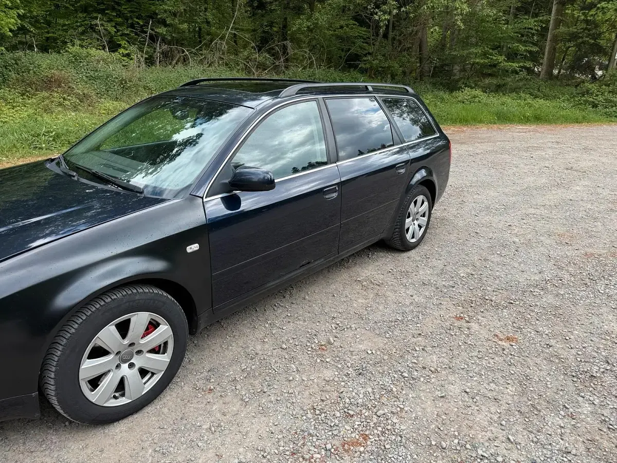 Gebraucht Audi A6 163 PS (119 kW) 2004 Blau Kombi