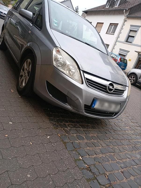 Silber Gebraucht 2008 Opel Zafira Van / Kleinbus | 750 € (Superpreis) - Bild 1/4