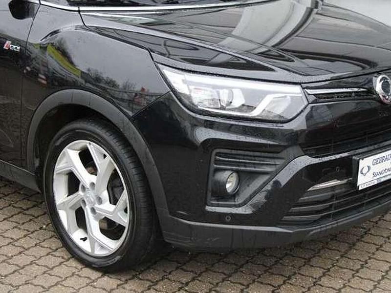 Gebraucht Ssangyong (KGM) Tivoli 163 PS (119 kW) 2022 Space black 2 tone SUV