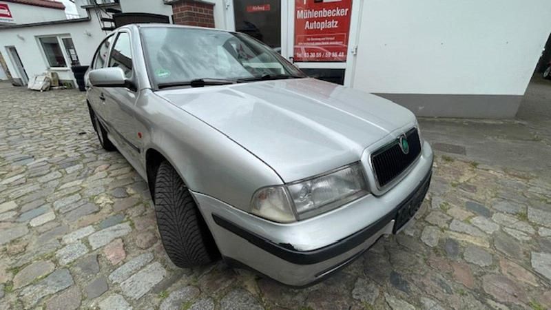 Gebraucht Skoda Octavia 101 PS (74 kW) 1998 Silber Limousine