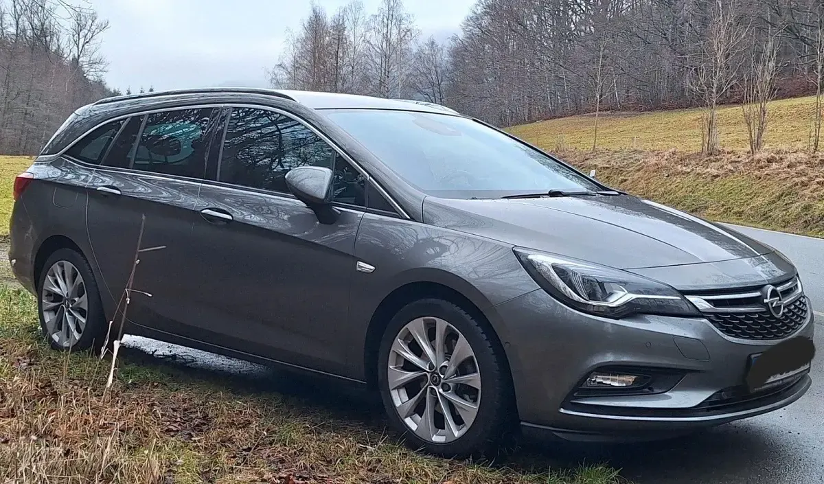 Gebraucht Opel Astra Innovation 160 PS (117 kW) 2018 Grau Kombi