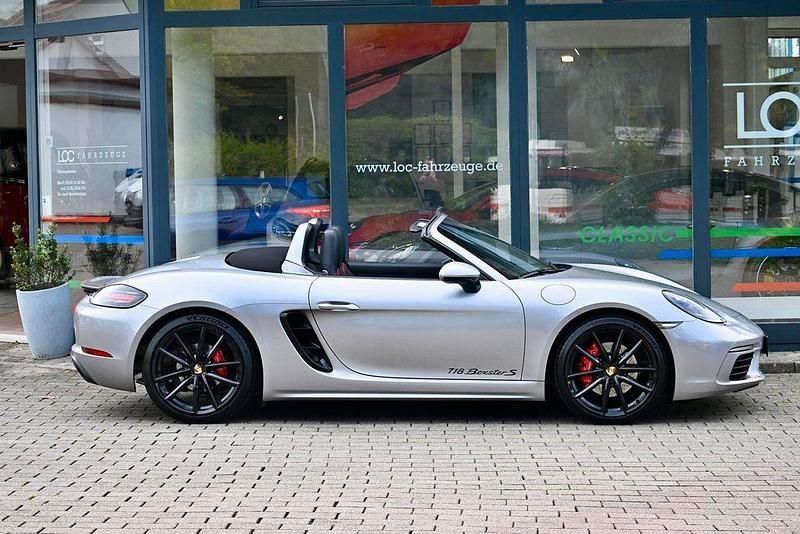 Gebraucht Porsche 718 Boxster S 349 PS (256 kW) 2018 Gtsilbermetallic Cabrio