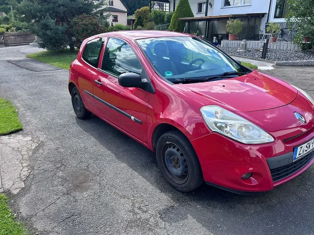 Gebraucht Renault Clio II Dynamique 75 PS (55 kW) 2009 Rot Limousine