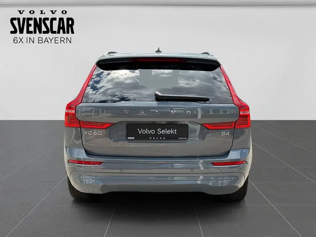 Gebraucht Volvo XC60 Core 197 PS (144 kW) 2022 Grau SUV