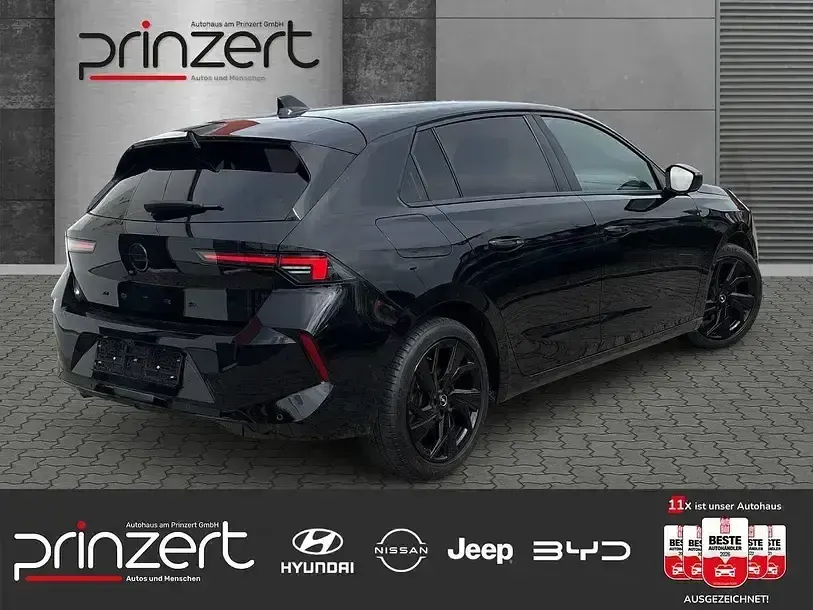 Gebraucht Opel Astra 131 PS (96 kW) 2024 Schwarz Limousine