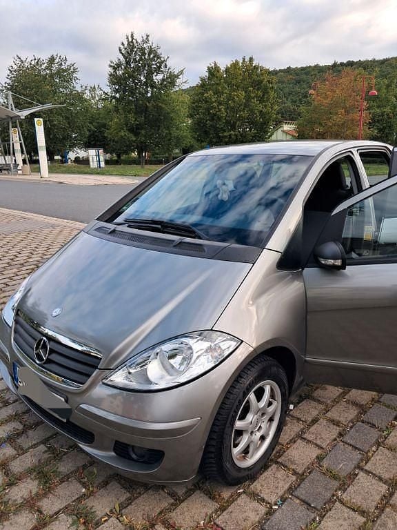 Grau Gebraucht 2007 Mercedes A150 Classic Van / Kleinbus | 2.700 € (Fairer Preis) - Bild 1/4