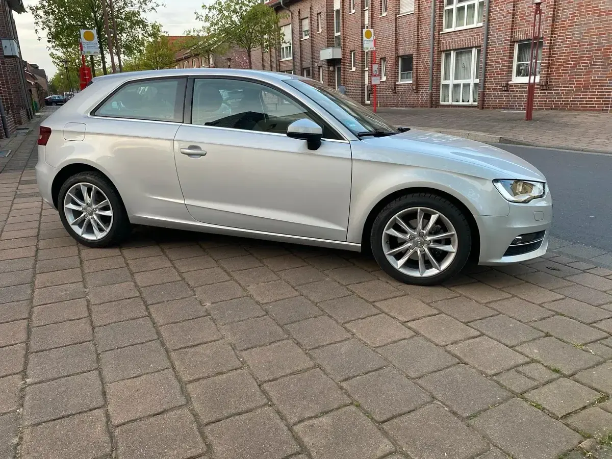 Second-hand Audi A3 125 CP (91 kW) 2013 Argintiu Berlinǎ