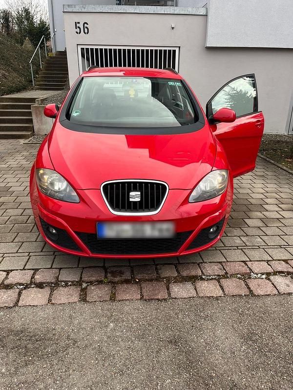 Gebraucht Seat Altea XL 105 PS (77 kW) 2011 Rot Van / Kleinbus