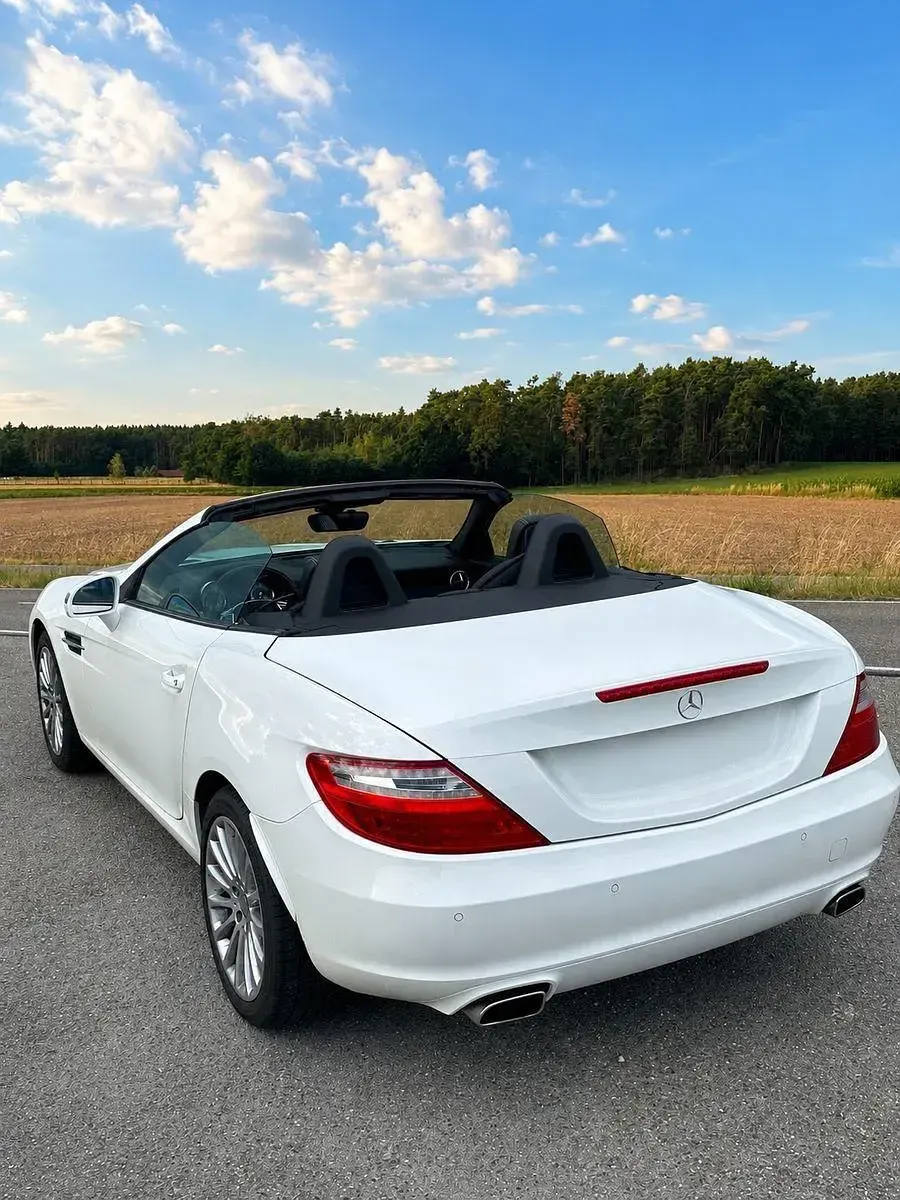 Gebraucht Mercedes SLK200 184 PS (135 kW) 2015 Weiß Cabrio