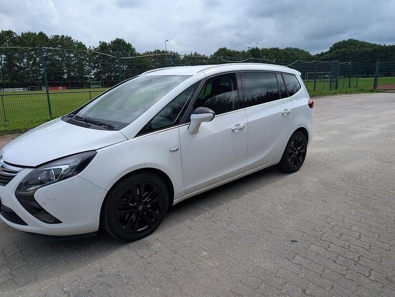 Weiß Gebraucht 2013 Opel Zafira Tourer Van / Kleinbus | 4.700 € (Superpreis) - Bild 1/4