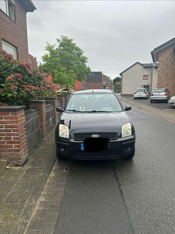 Schwarz Gebraucht 2003 Ford Fusion Limousine | 2.900 € (Fairer Preis) - Bild 1/4