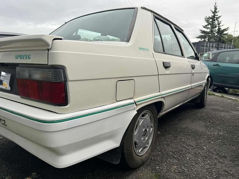 Gebraucht Renault R9 54 PS (39 kW) 1985 Weiß Limousine