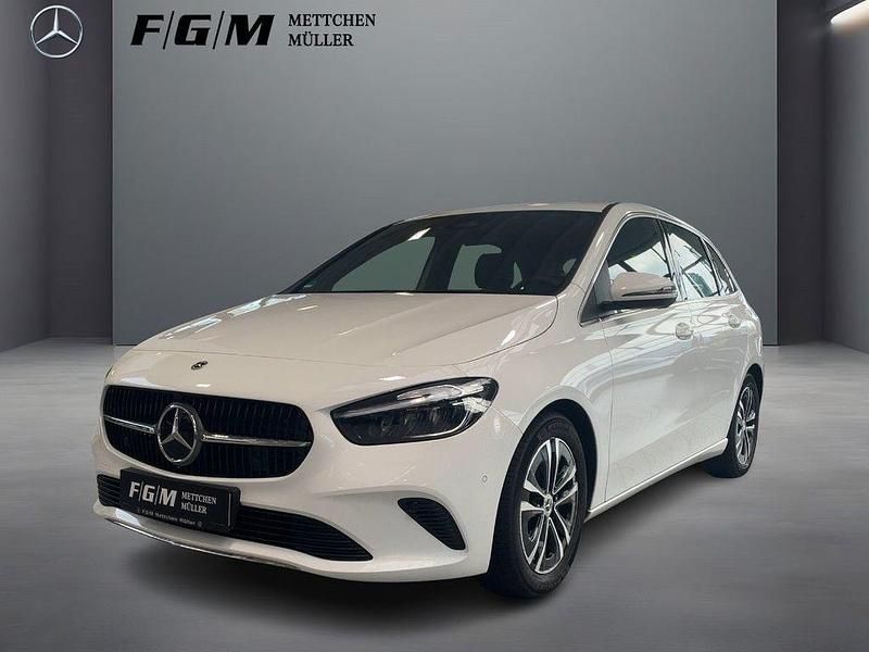 Weiß Gebraucht 2024 Mercedes B180 Progressive Van / Kleinbus | 29.870 € (Guter Preis) - Bild 1/4