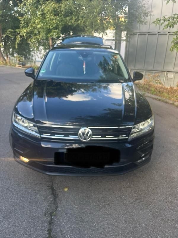 Schwarz Gebraucht 2018 VW Tiguan SUV | 18.900 € - Bild 1/4