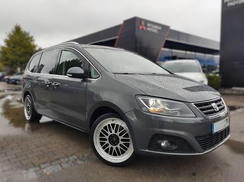 Grau Gebraucht 2018 Seat Alhambra FR-Line Van / Kleinbus | 23.900 € (Superpreis) - Bild 1/4