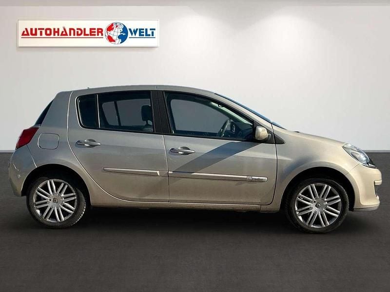 Gebraucht Renault Clio III Initiale 111 PS (81 kW) 2006 Beige Limousine